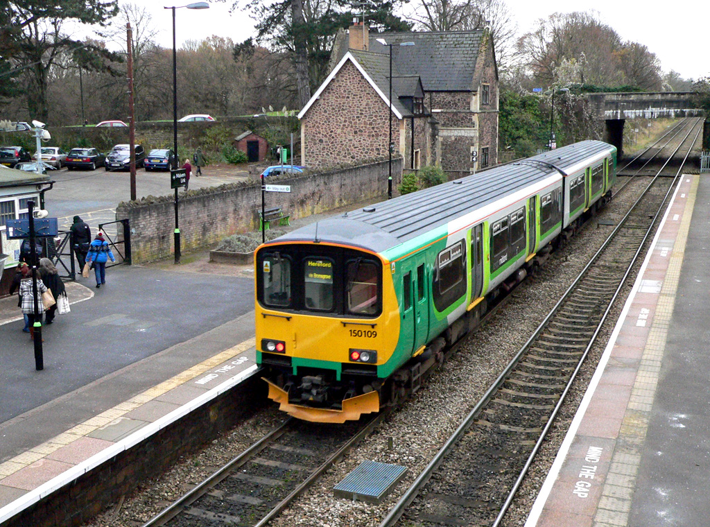 No.150109 in London Midland livery